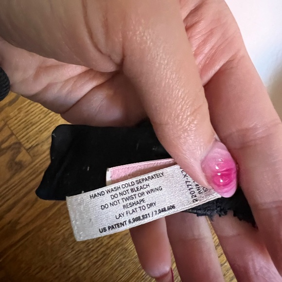 ▪️VICTORIA’S SECRET: Women’s 38D, black laced push-up bra w/adjustable straps▪️ - Picture 5 of 15